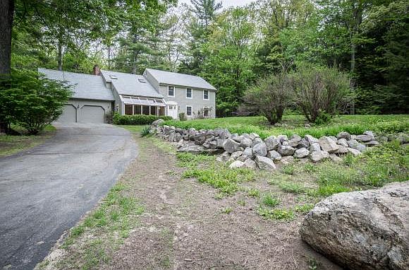1st image of 11 Woodland Dr
