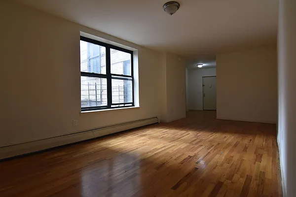 Rented by Clove Realty LLC | media 5