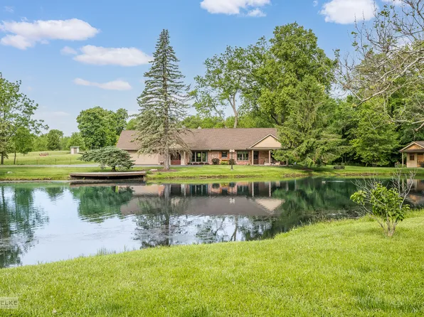 37 Bonnie Ln, Yorkville, IL 60560