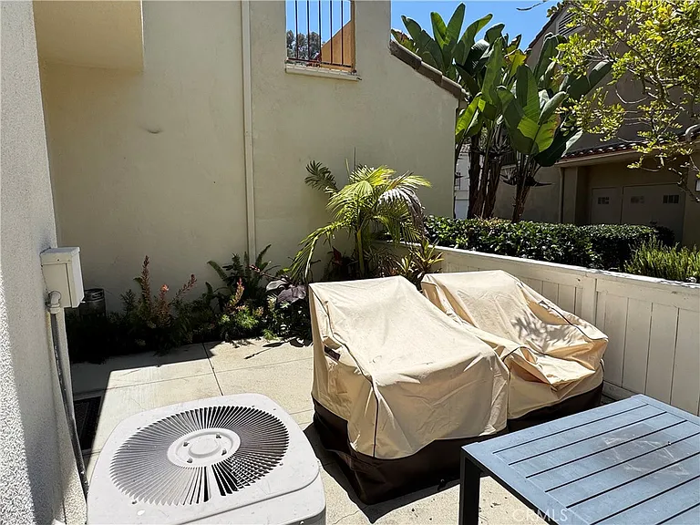 208 Chandon — Photo 14