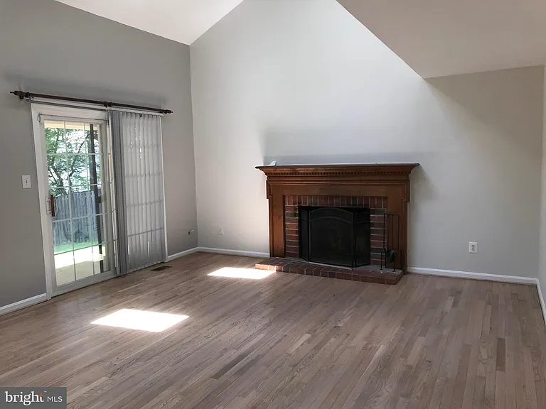 Mainsail Dr — Photo 4