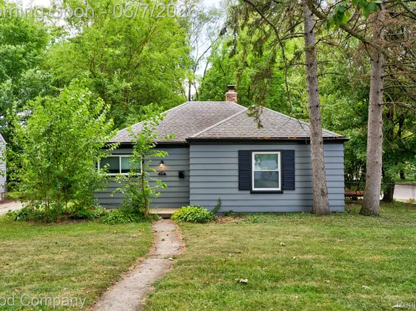 1710 Woodward Hts, Ferndale, MI 48220