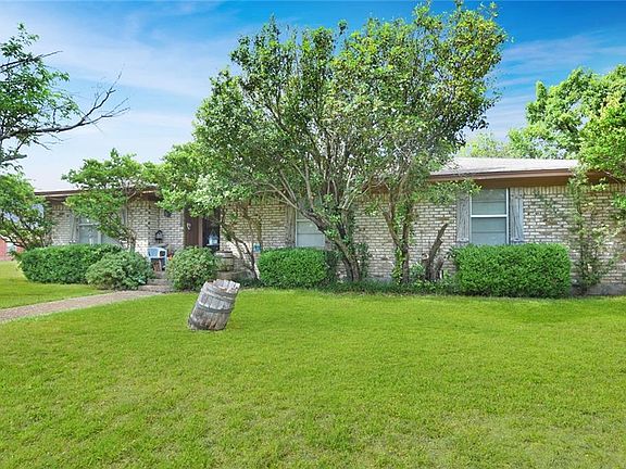2nd image of 114 Sunrise Ln