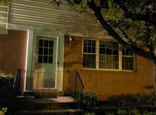 7704 Trevino Ln, Falls Church, VA 22043