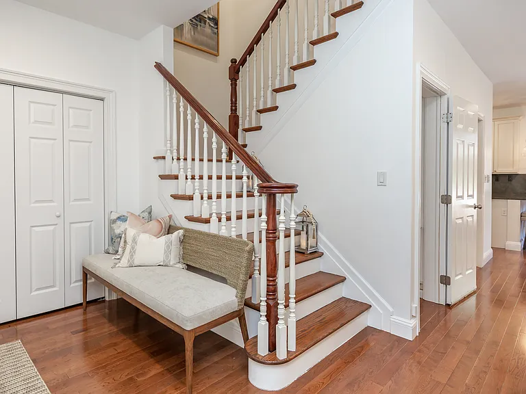 28 Andrew Ct — Photo 6