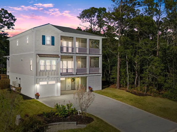 111 SW 22nd Street, Oak Island, NC 28465