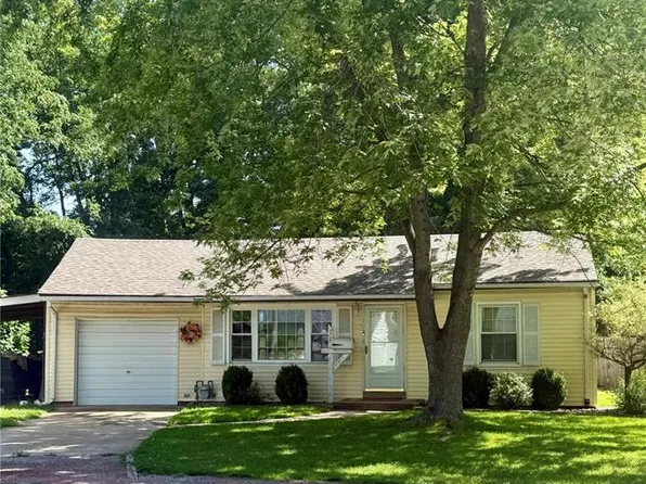 904 Terrace Dr, Belleville, IL 62220