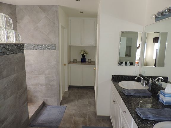 3rd image of 11365 Canyon Park Dr