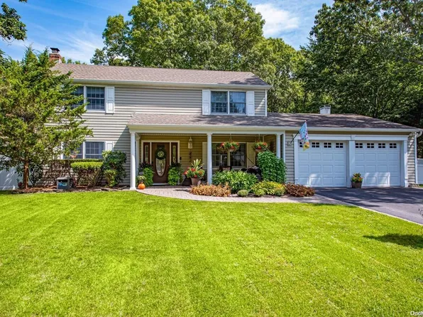 3 Shadetree Court, Stony Brook, NY 11790