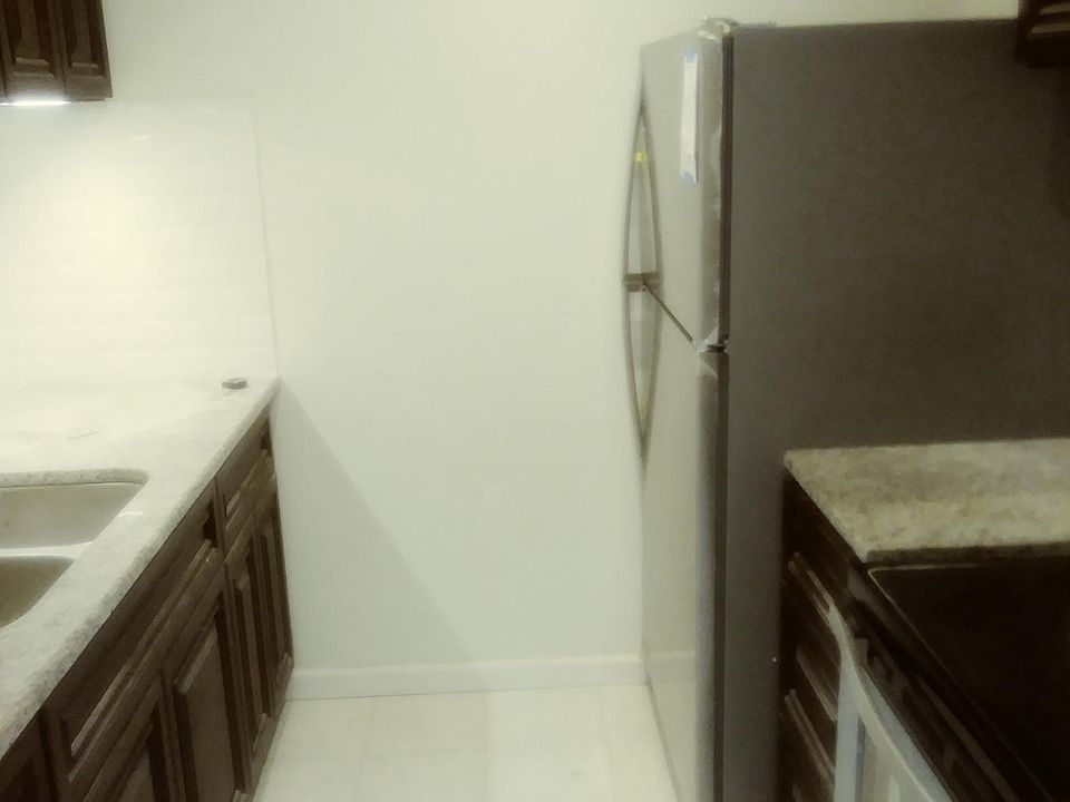 2nd image of 1090 Woodycrest Ave #3