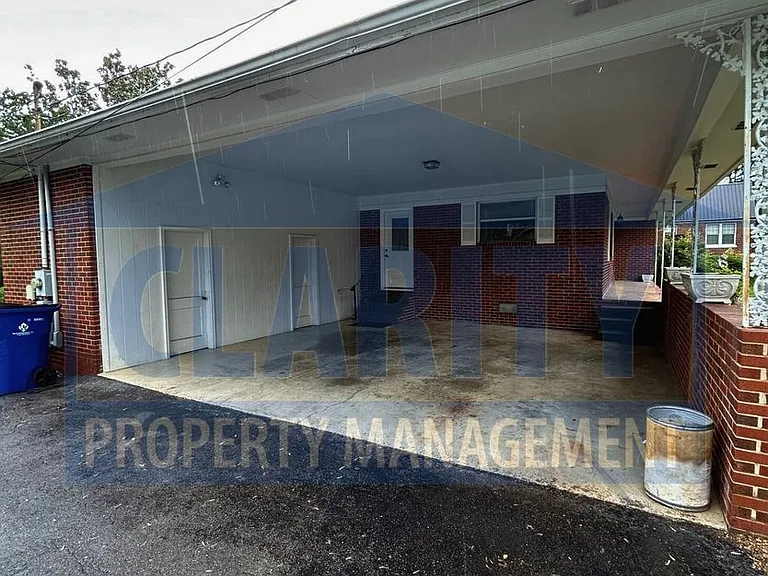 4035 Ocoee St N — Photo 6