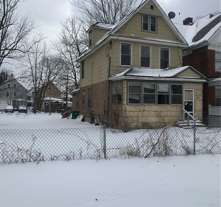 1st image of 1867 Pierce Ave