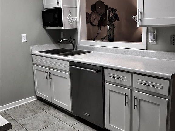 4th image of 3820 Fairfield Ave Unit 31