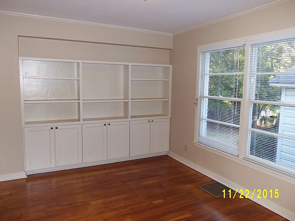 3rd image of 1810 S Donnybrook Ave