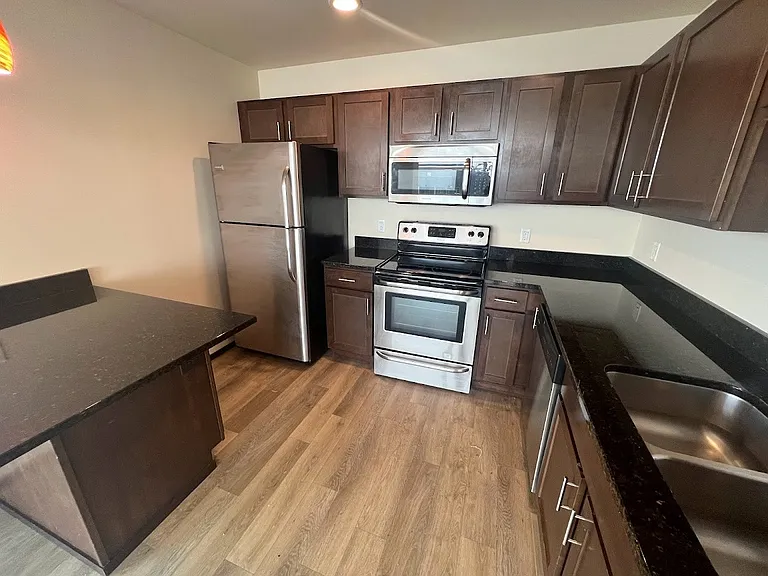 Galaxie High Rise Apartments — Photo 268