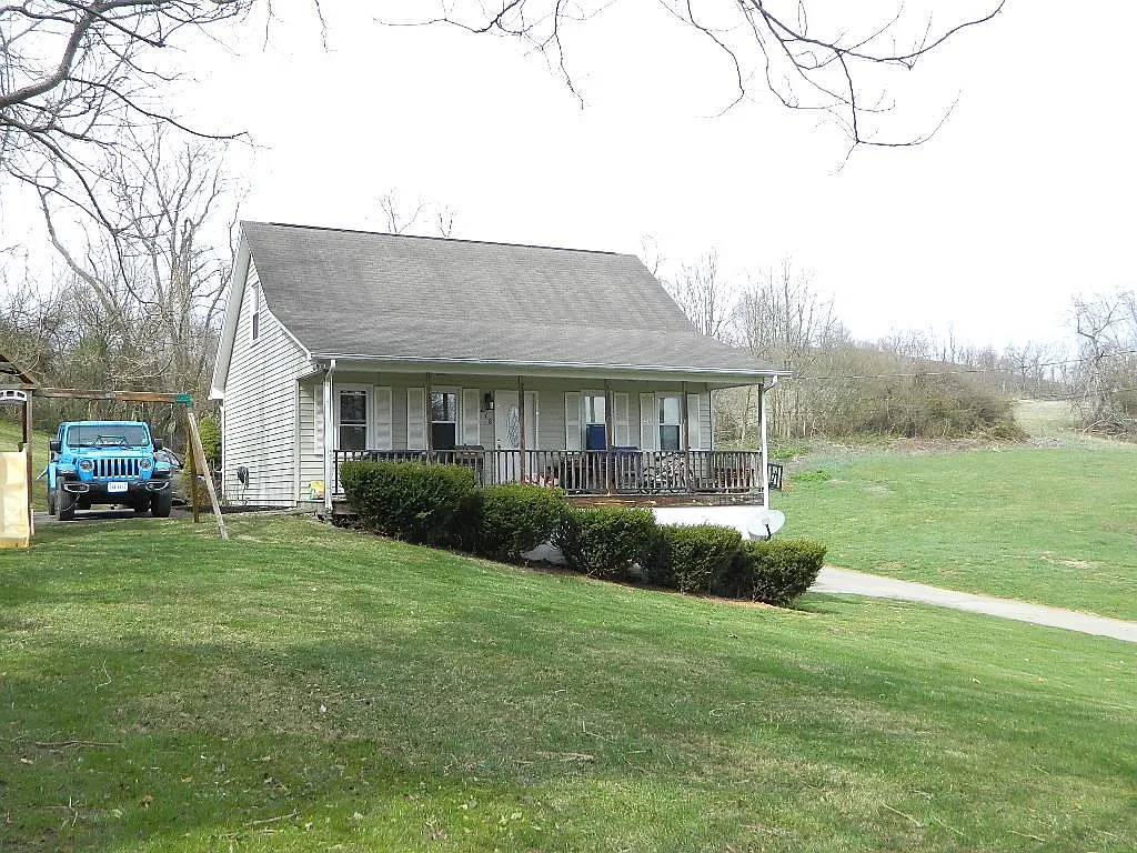 678 Blue Hills Dr photo 1