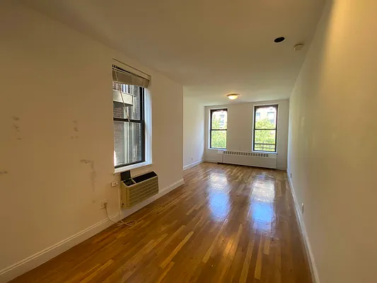 Rented by Bond New York | media 4