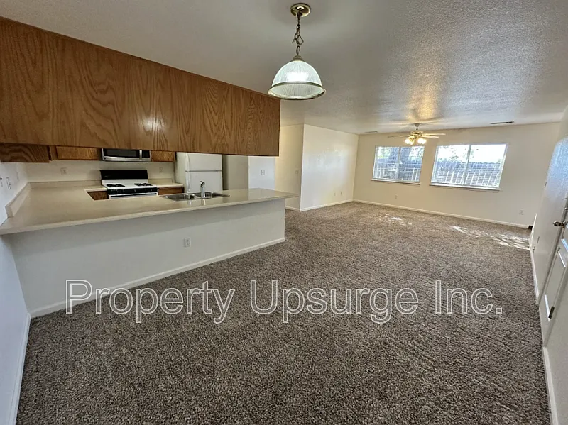 3 bed, 2.0 bath, 1204 sqft, $2,095 — Photo 1