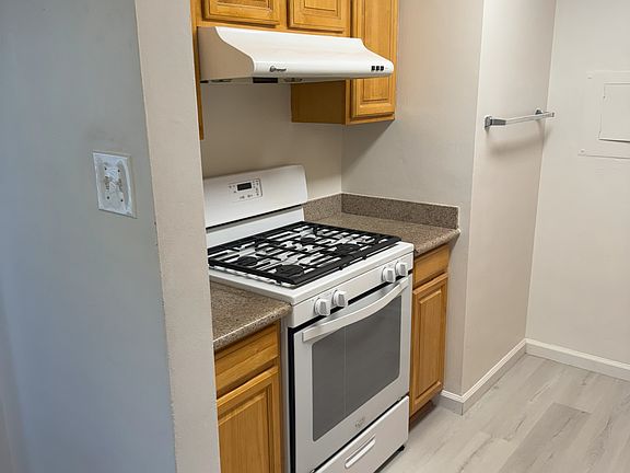 3rd image of 47 Darcy Ave