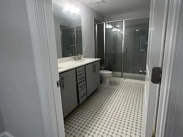 330 Old Grove Ln — Photo 7