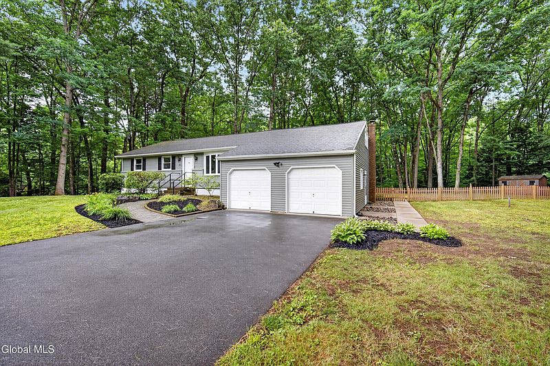 2nd image of 8 Cedarcrest Drive