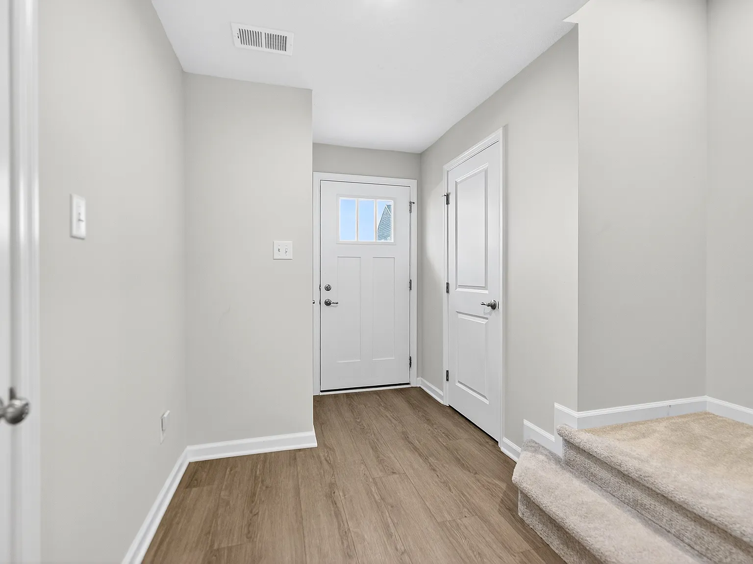 3 bed, 2.5 bath, 1432 sqft, $2,400 — Photo 3
