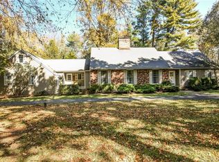 7 Deerfield Rd, Brookfield, CT 06804