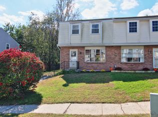 704 Holly Dr, Stowe, PA