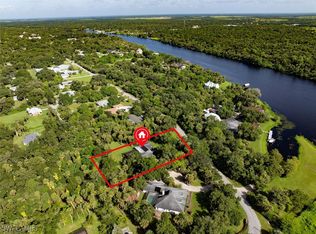 823 Fort Thompson Ave, Labelle, FL 33935