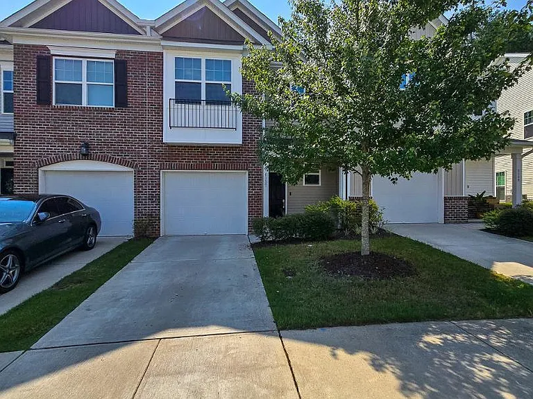 6137 Beale Loop — Photo 2