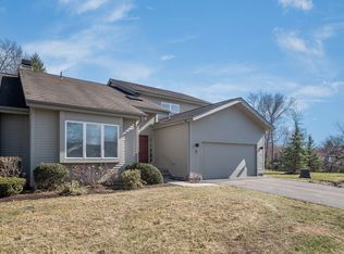 8 Lancaster Ct, Avon, CT 06001