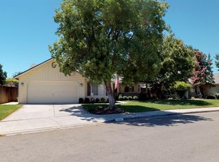 4689 W Kadota Ave, Fresno, CA 93722