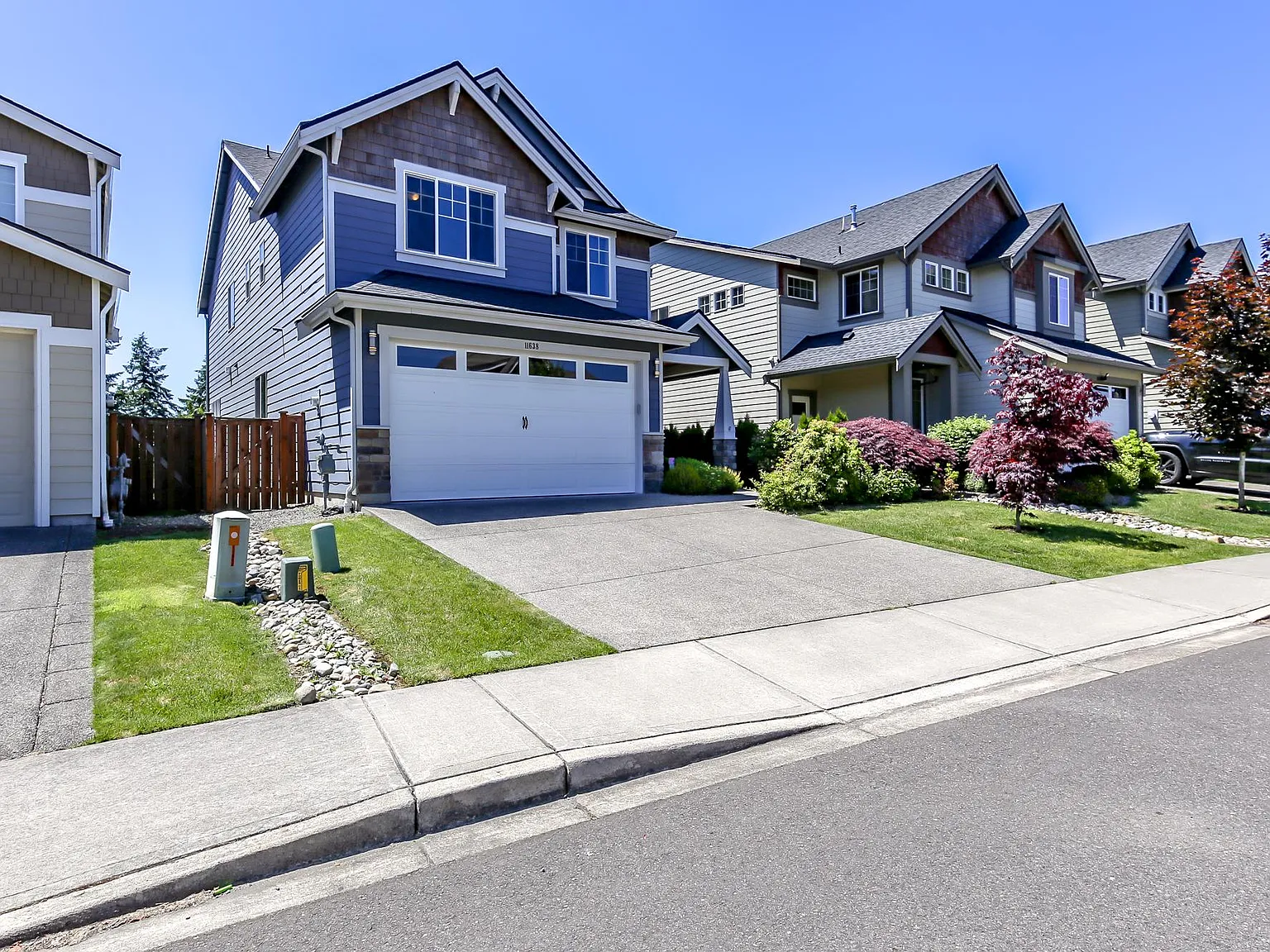 4 bed, 2.5 bath, 2427 sqft, $3,300 — Photo 1