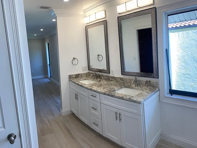 424 Yacht Harbor Dr — Photo 10