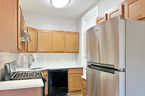301-313 N. Oak Park Ave. Photo 1