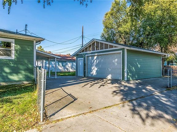 3rd image of 1303 Lynn Ave