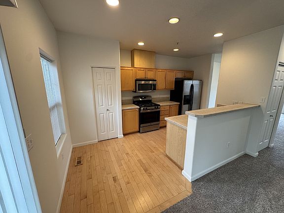 4th image of 10779 SW Canterbury Ln Ste 101