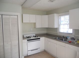402 E 40th St, Savannah, GA 31401