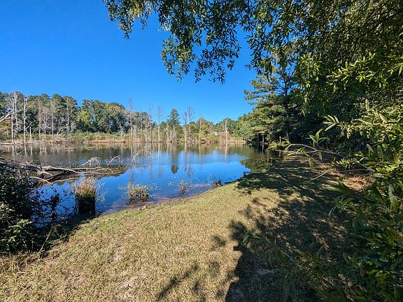 4th image of 51 Long Cane Rd