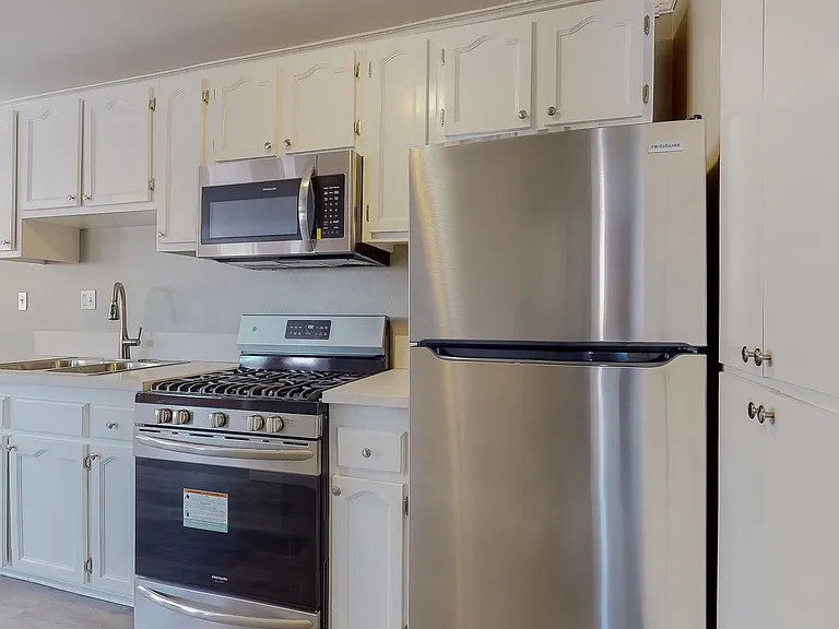 1818 N Kingsley Dr — Photo 36