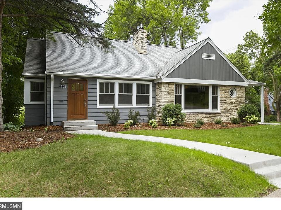 Charming duplex in single family neighborhood, walking distance to Cedar Lake.