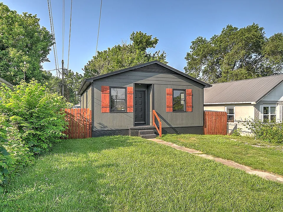 921 Elizabeth St