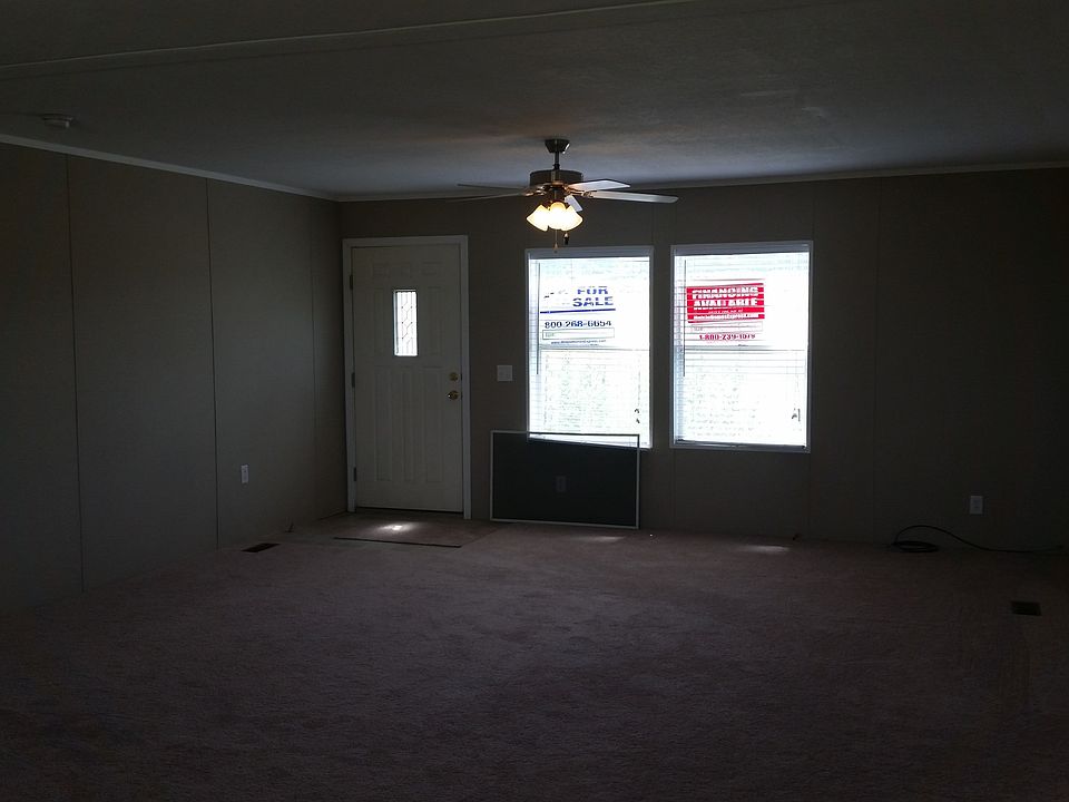 Large walkin Living Room