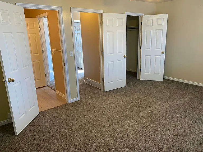 2421 N Washington Blvd #4-J — Photo 15