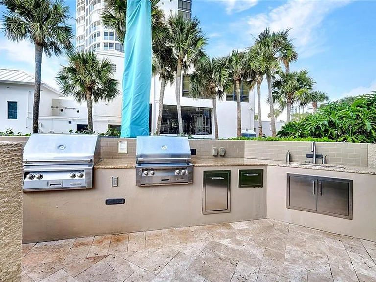 4551 Gulf Shore Blvd N #505 — Photo 32