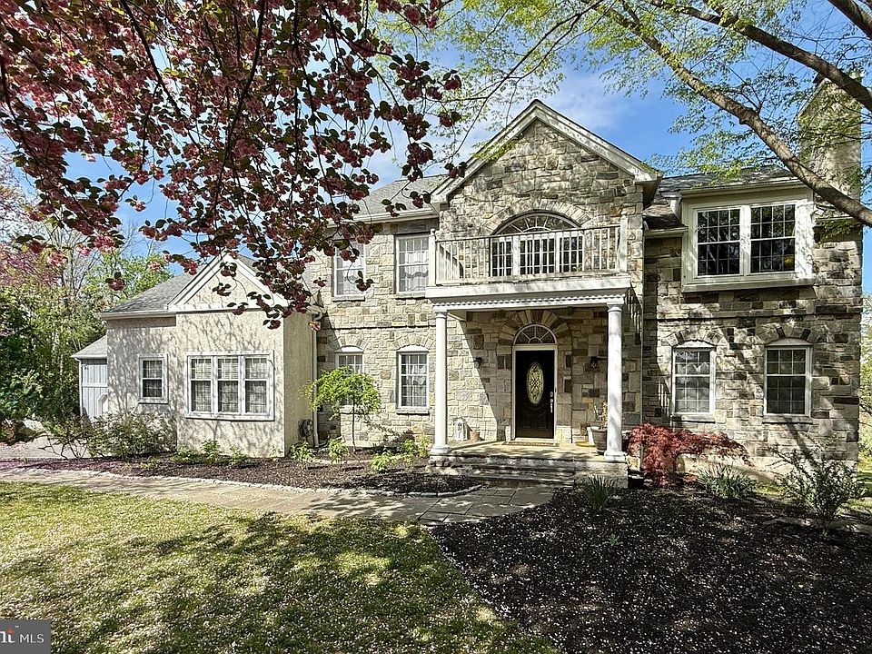 1st image of 2000 Antler Dr
