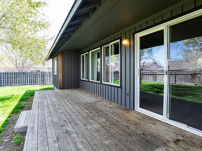 2217 SW Lava Ct — Photo 17