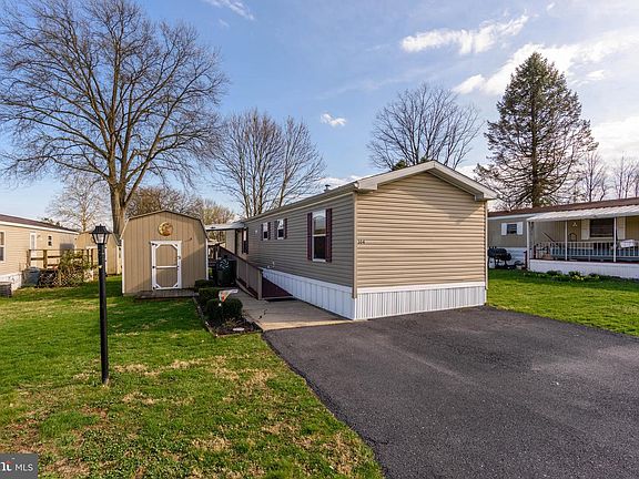 2nd image of 304 Raven Ct