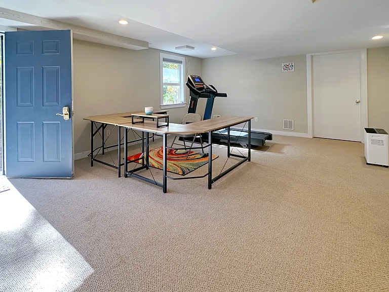 11 Oakland St — Photo 41