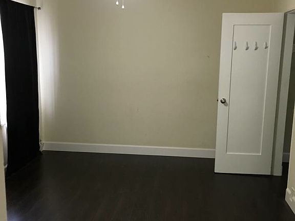 3rd image of 333 N La Peer Dr